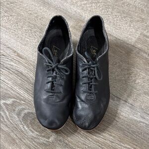 Leo’s SZ 7M jazz tap Black shoes. Great condition